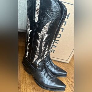 Tecovas Annie Flame Size 8.5